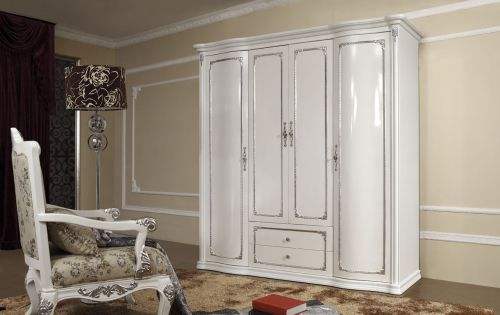 定制衣柜和成品衣柜有什么區(qū)別呢？